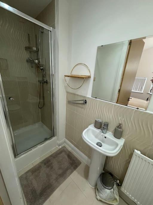 3 Bedroom House With Free Parking Casa de férias *