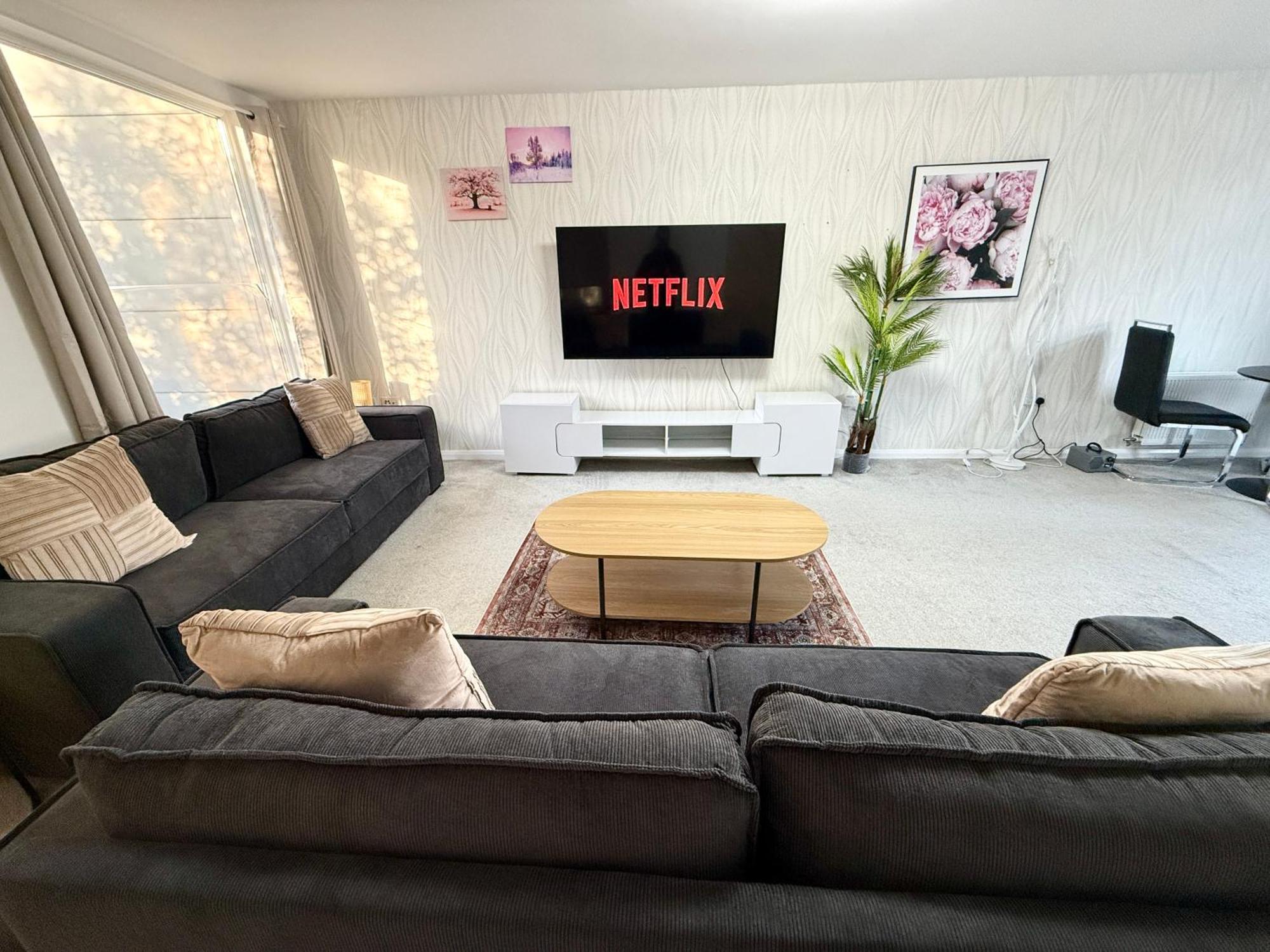 3 Bedroom House With Free Parking Casa de férias Manchester